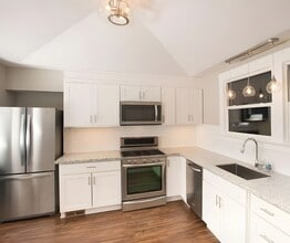 Building Photo - 1134 SE 45th Ave