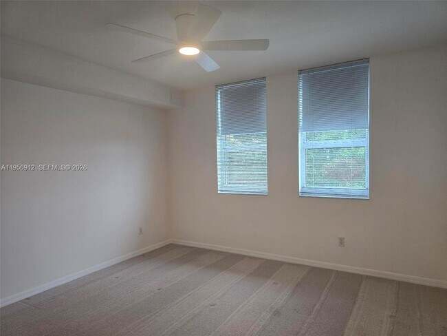 Building Photo - 2665 SW 37th Ave