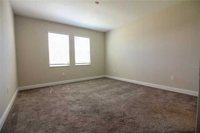 Building Photo - 6269 Great Bear Dr