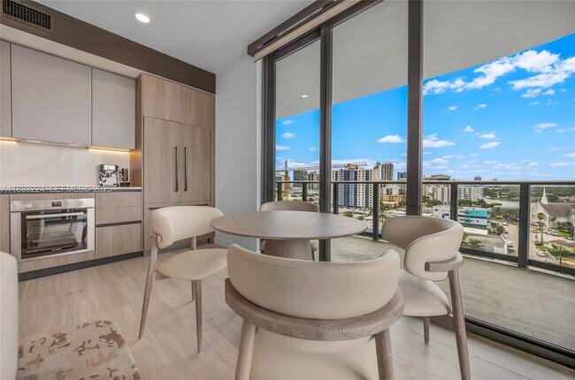 Building Photo - 580 72nd St