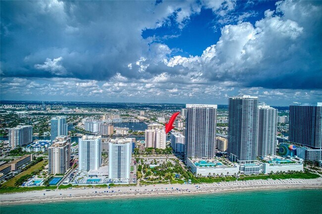Building Photo - 1865 S Ocean Dr