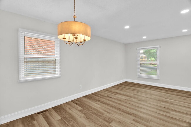 Building Photo - 3 Lord Foxley Ct