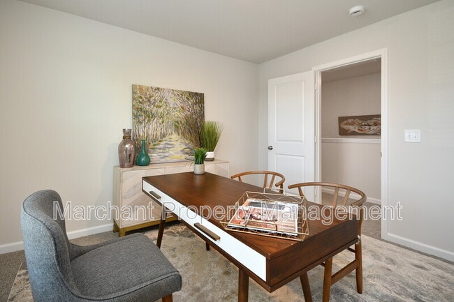 Building Photo - 27 English Ct