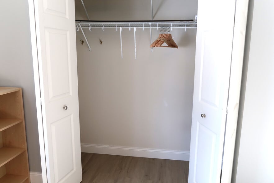 Bedroom 2 - 461 N 1st Ave