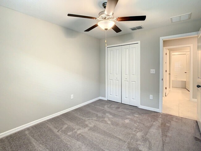 Building Photo - Beautiful 4 bedroom 2.5 bathroom Single Family House! Like new!