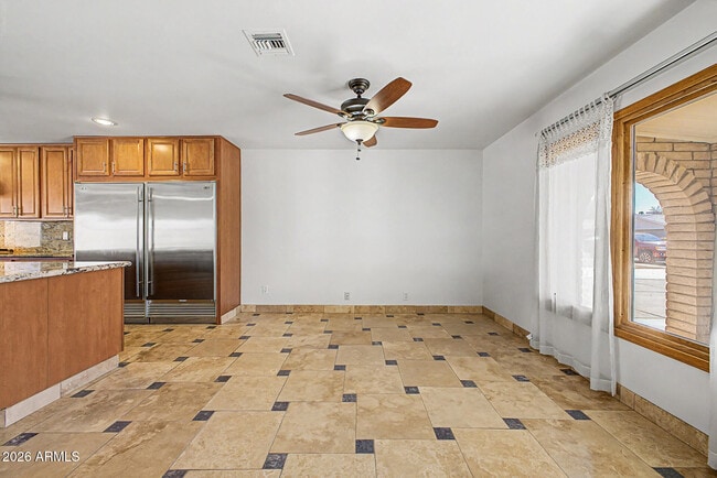 Building Photo - 5403 S Heather Dr