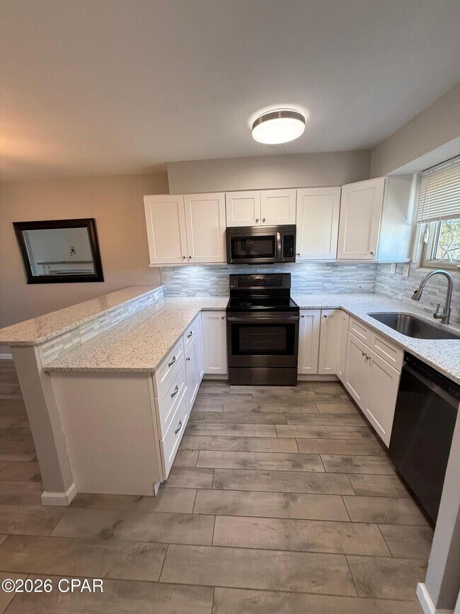 Building Photo - 4301 Bay Point Rd