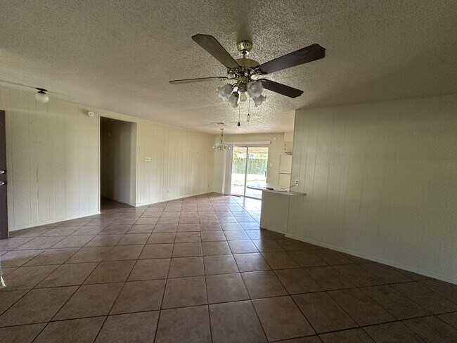 Building Photo - 124 Seaman Dr
