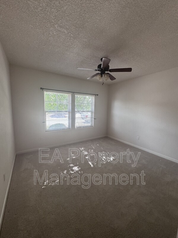 Building Photo - 10604 Calle Merida NW