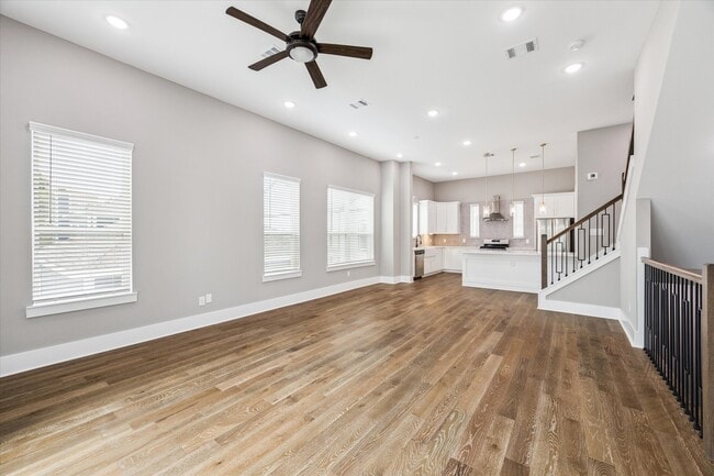 Building Photo - 1405 W 23rd St