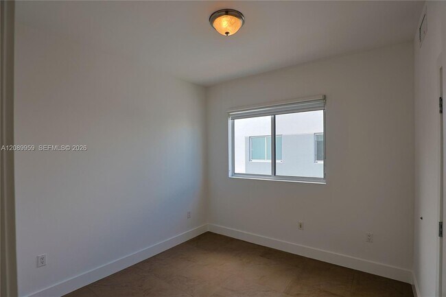 Building Photo - 7520 SW 59th Pl