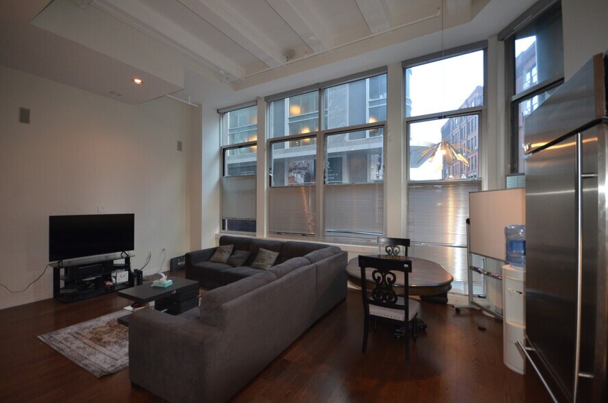 Building Photo - 88 Kingston St
