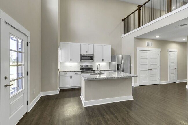 Building Photo - Modern 2-Bed, 2.5-Bath Townhouse with Small Loft in Travelers Rest