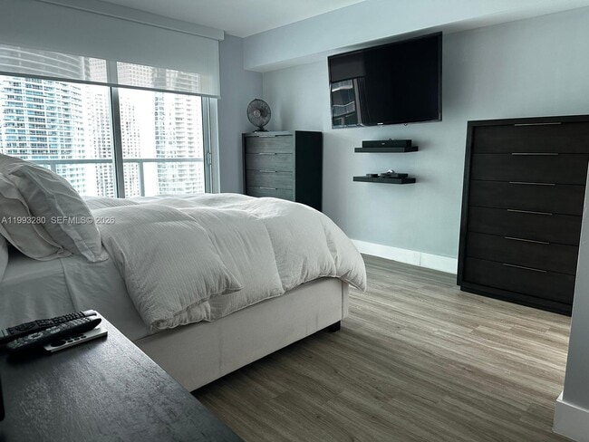 Building Photo - 500 Brickell Ave