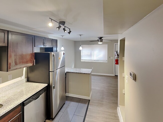 Building Photo - Lantern Square Apartments-A3