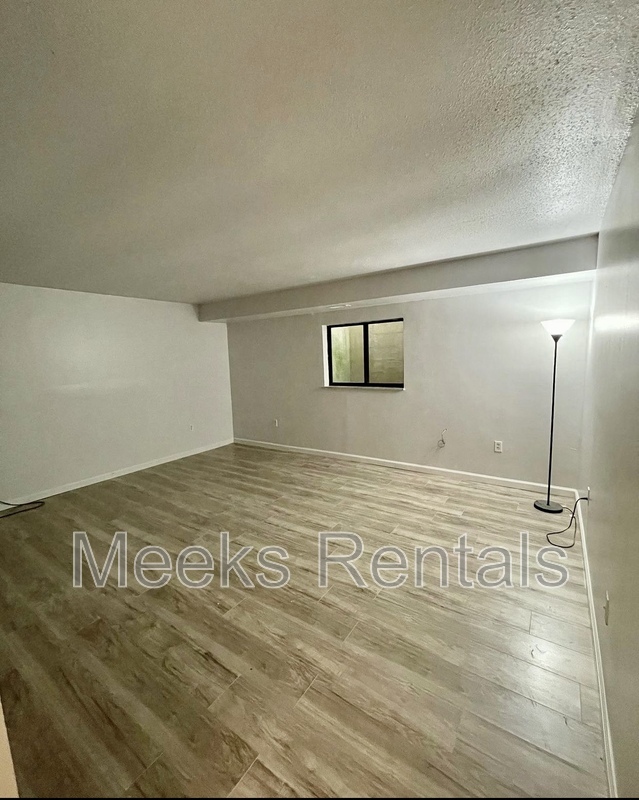 Building Photo - 6050 E Pea Ridge Rd