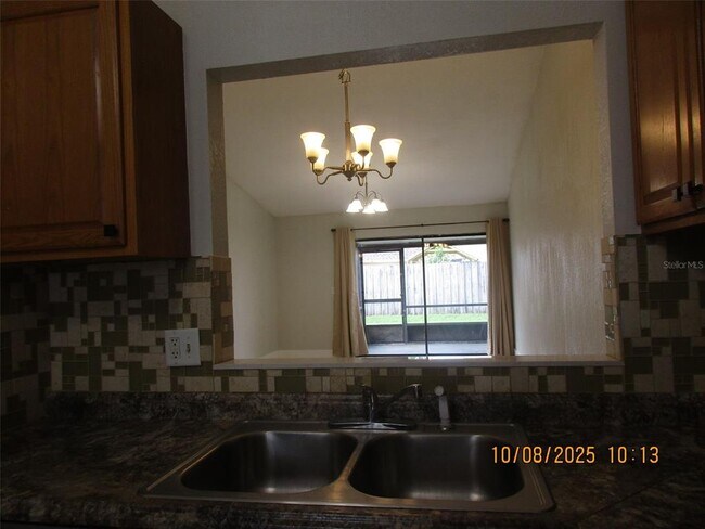Building Photo - 50 Silver Falls Cir