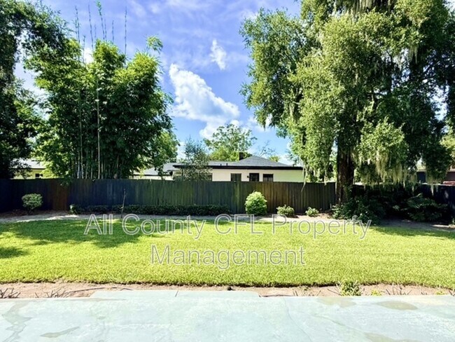 Building Photo - 2408 Corrine Dr