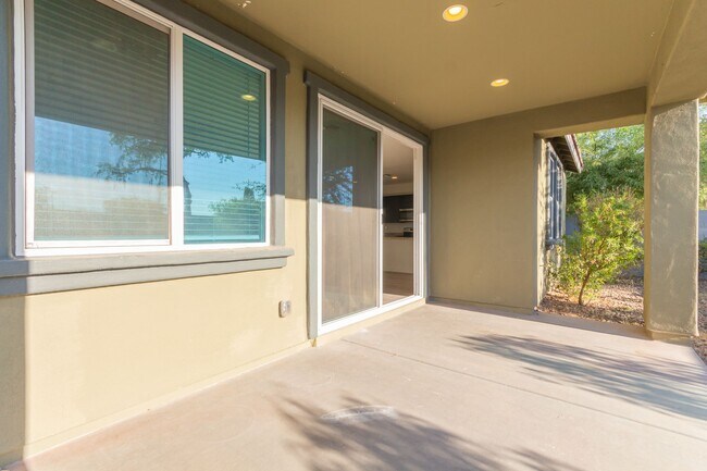 Building Photo - 2327 S Wycliff Cir