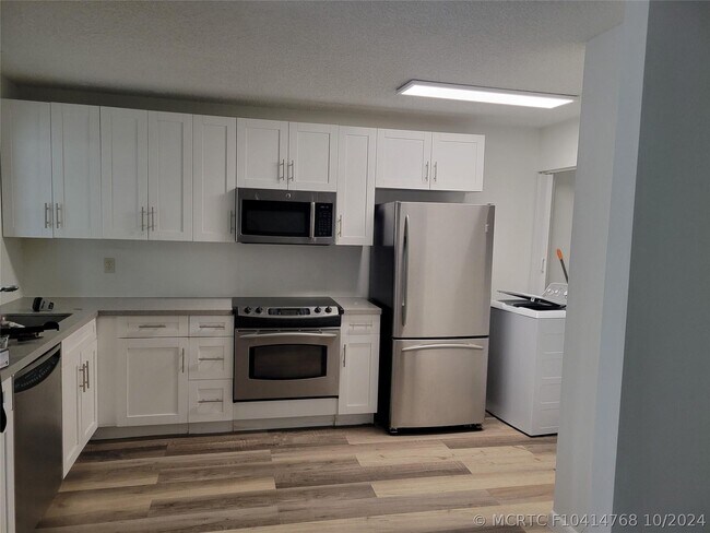Building Photo - 7875 Margate Blvd