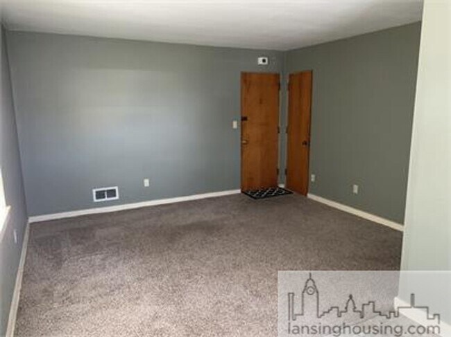 Building Photo - 124 W South St