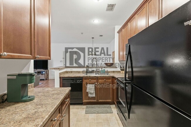 Building Photo - 7223 Althorp Way