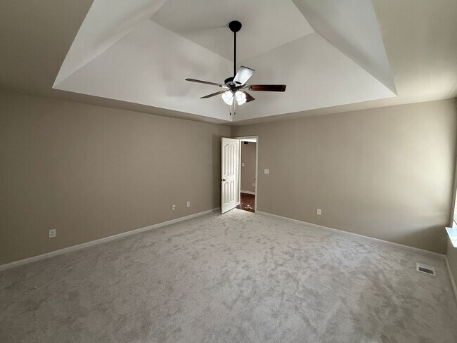 Building Photo - Beautifully Renovated Home in Trussville City Schools – Fireplace & 2-Car Garage