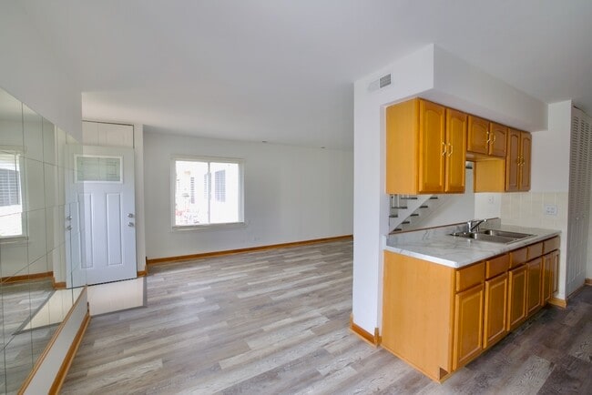 Building Photo - 1483 Cornell Ct