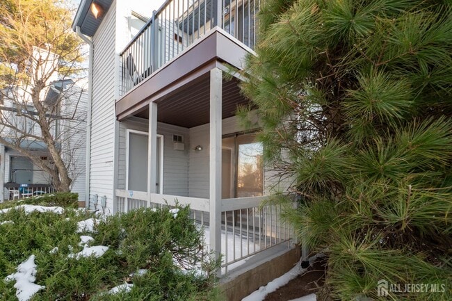 Building Photo - 801 Woodbridge Commons Way