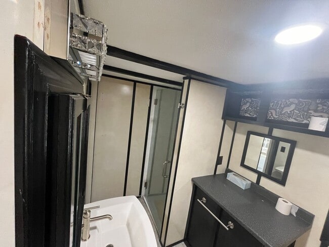 Building Photo - $1500 — 2 BEDROOM 1 BATH — Off Howard Gap Rd