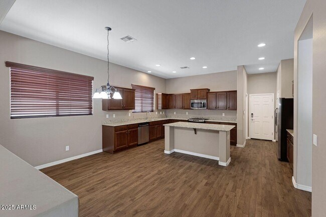 Building Photo - 2268 W River Rock Trail