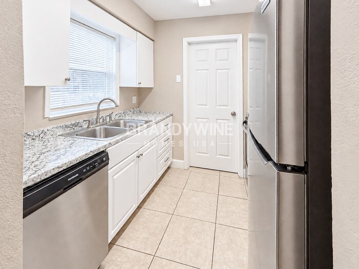 Building Photo - 11103 N 27th St