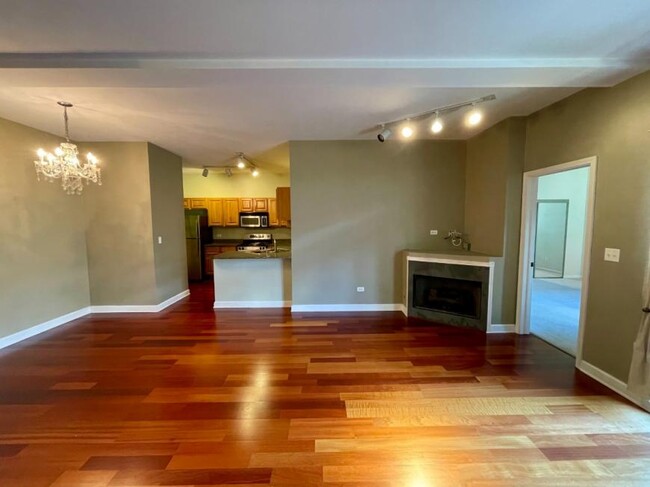 Building Photo - 2 bedroom in CHICAGO IL 60647