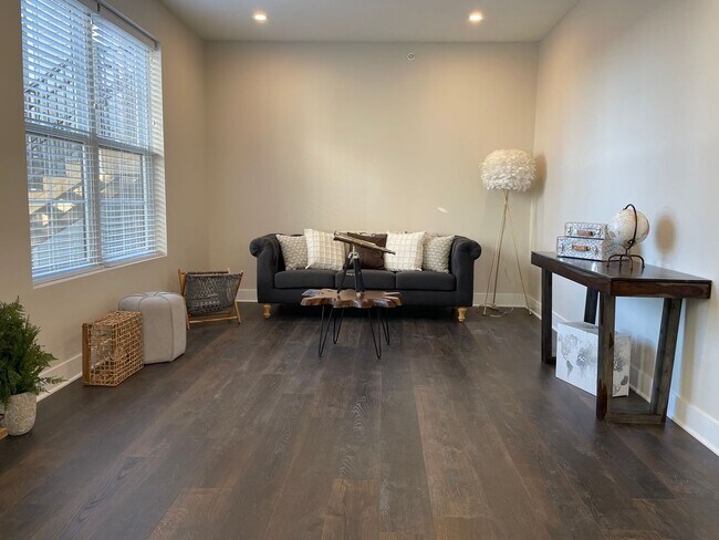 Building Photo - New 2 Bedroom 2 Bathroom Flat in Ralston