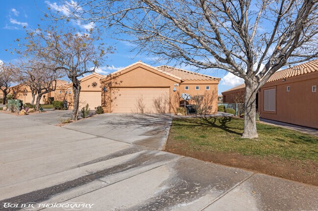 Building Photo - 241 Palmer Ln