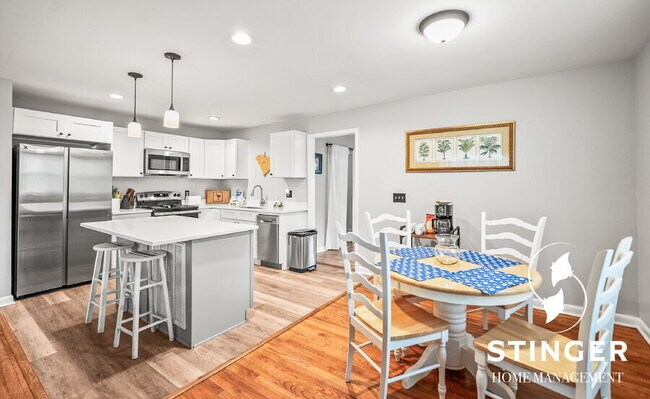 Building Photo - 907 Belleview Cir W