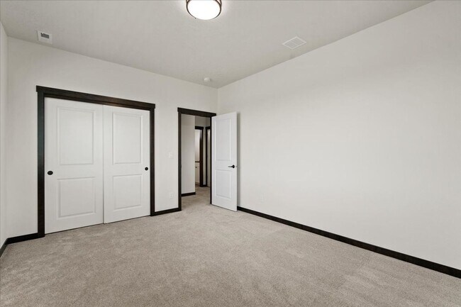 Building Photo - Spacious 4-Bedroom, 2.5 Bath, Two-Story Gem with a Fenced Yard!