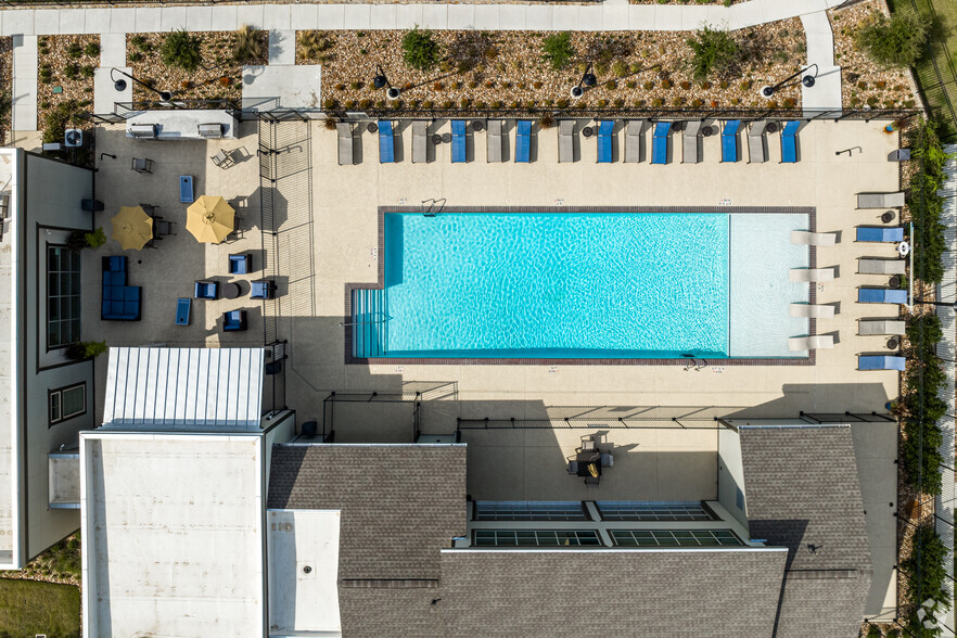 Resort-style swimming pool - The Bradbury