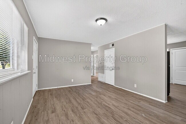 Building Photo - 1446 Vero Dr