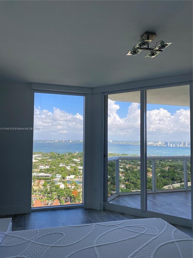 Building Photo - 4779 Collins Ave
