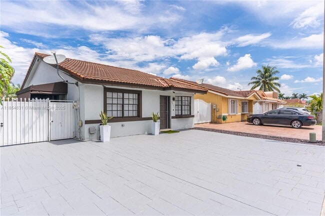 Primary Photo - 9035 NW 117th St