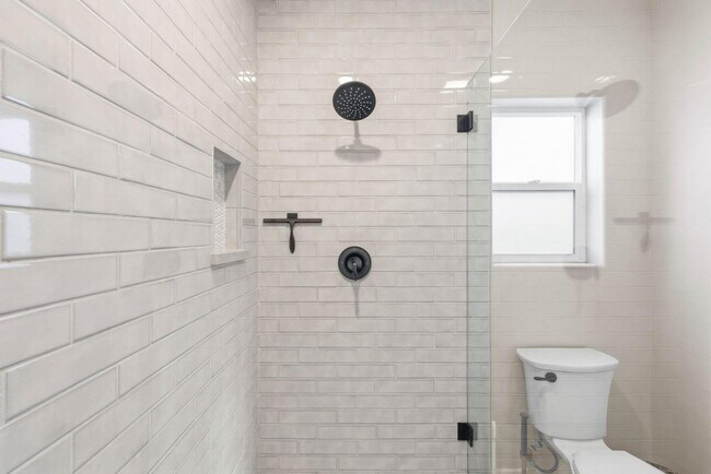 Building Photo - 5051 Savannah St