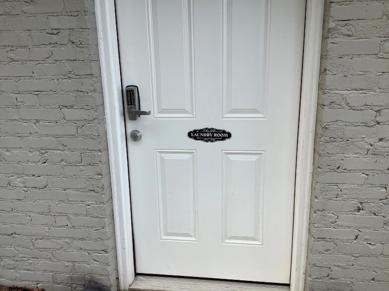 Building Photo - 800 Dodson Mill Rd