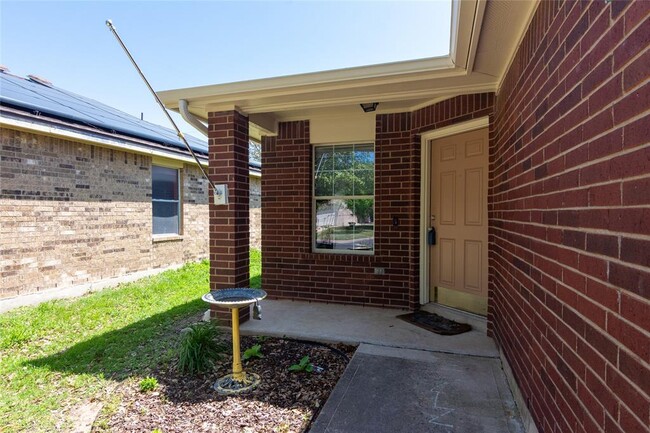 Building Photo - 245 Shale Dr