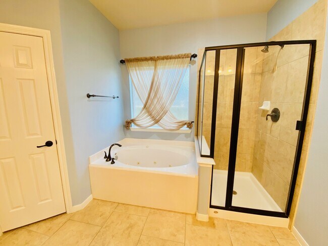 Building Photo - 24823 Dutton Point Dr