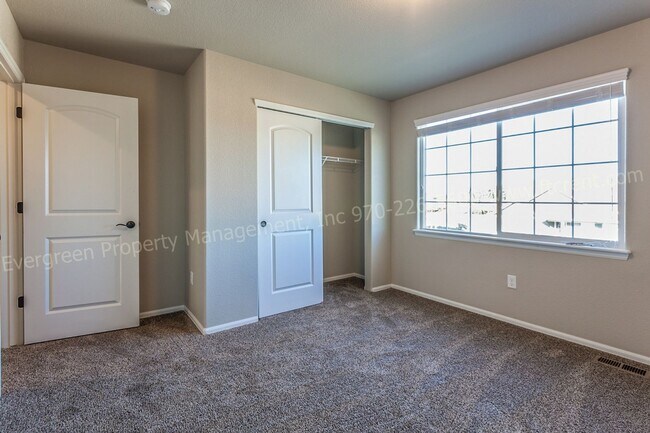 Building Photo - 570 Lapis Pl