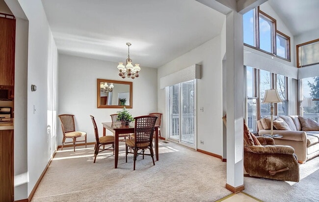 Building Photo - Comfortable Living in a Desirable Area