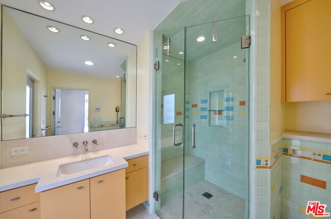 Building Photo - 6000 Philip Ave