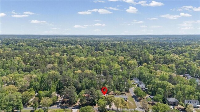 Building Photo - 2420 Castle Ln NE