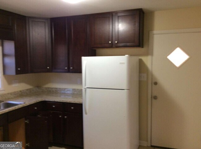 Building Photo - 3953 Camellia Trail